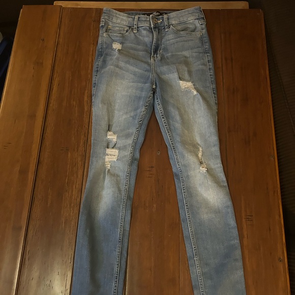 Hollister Light Blue Distressed Skinny Jeans - Picture 1 of 4